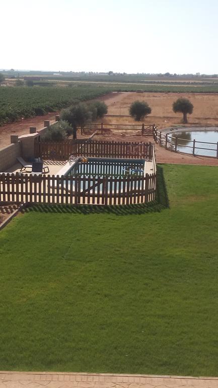 Hotel Vinedos Y Bodegas El Castillo Villarrobledo Exterior photo